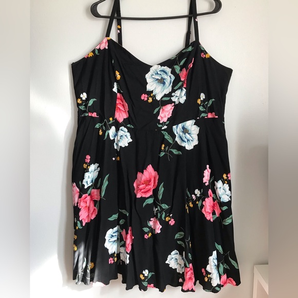 Old Navy Dresses & Skirts - Old Navy Floral Women's Sundress